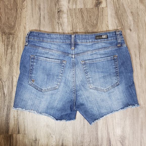 Kut from the Kloth Women's 32 (4) Denim Jean Shorts Raw Hem High Rise Medium‎ - Picture 9 of 11